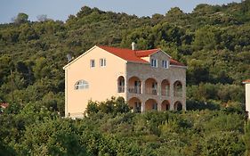 Villa Lunaris